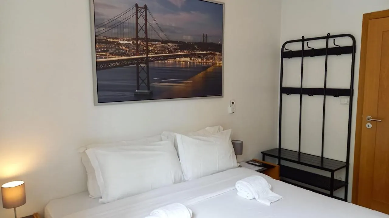 Fado Bed & Breakfast - Santos Lizbona 2*,